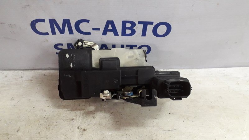 Замок двери xc90. Ручка двери xc90. Дверь передняя правая volvo xc90. Замок водительской двери вольво хс90. Замок двери xc90.