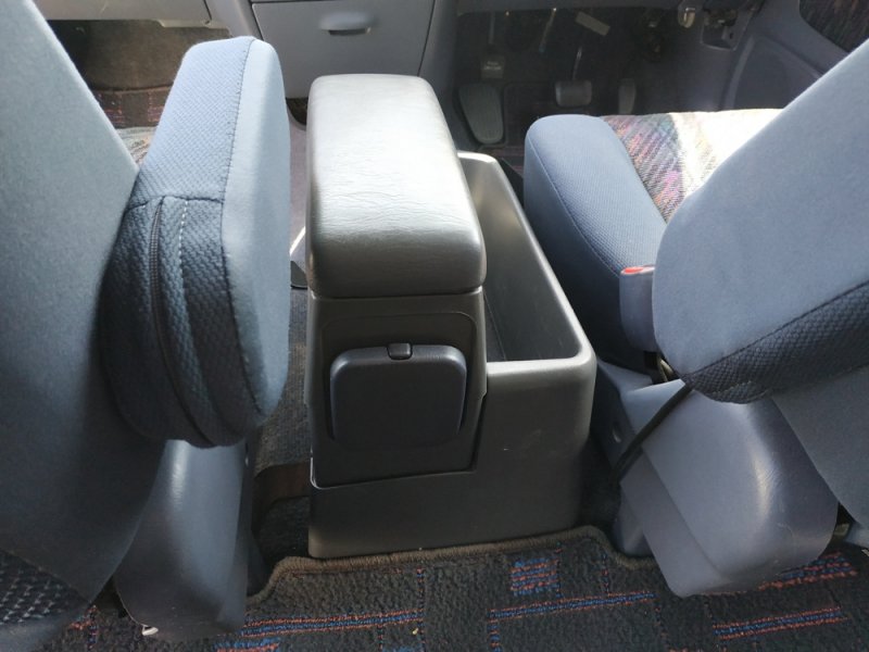 Подлокотник лит айс ноах. Подлокотник тойота таун айс. Подлокотник для авто ноах sr40. Подлокотник в town ace noah. Подлокотник тойота ноах.