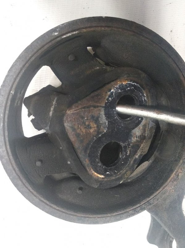 Подушка редуктора задняя TOYOTA RAV4 ACA21W/ACA21/ACA20W/ACA20/ACA22/ACA23/ACA26/ACA28/ZCA25/ZCA25W/ZCA26/ZCA26W 1AZFSE