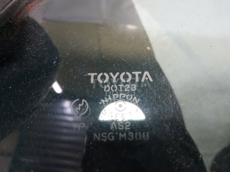 Стекло собачника заднее правое TOYOTA CALDINA CT216G/CT216/ST210G/ST210/ST215G/ST215/AT211G/AT211 3CTE