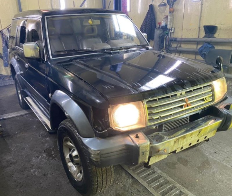 Пластиковая крышка на двс передняя PAJERO/MONTERO 1996/DOHC V45W/V45/V25W/V25 6G74