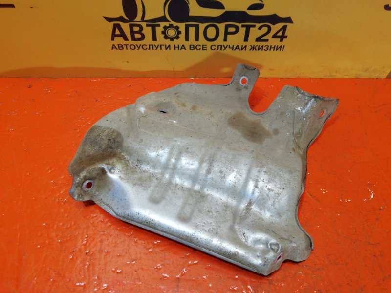 6. Рено логан тепловой экран выпускного коллектора. Экран коллектора логан. Болт защитного экрана выпускного коллектора рено, ларгус м6. Экран коллектора логан.