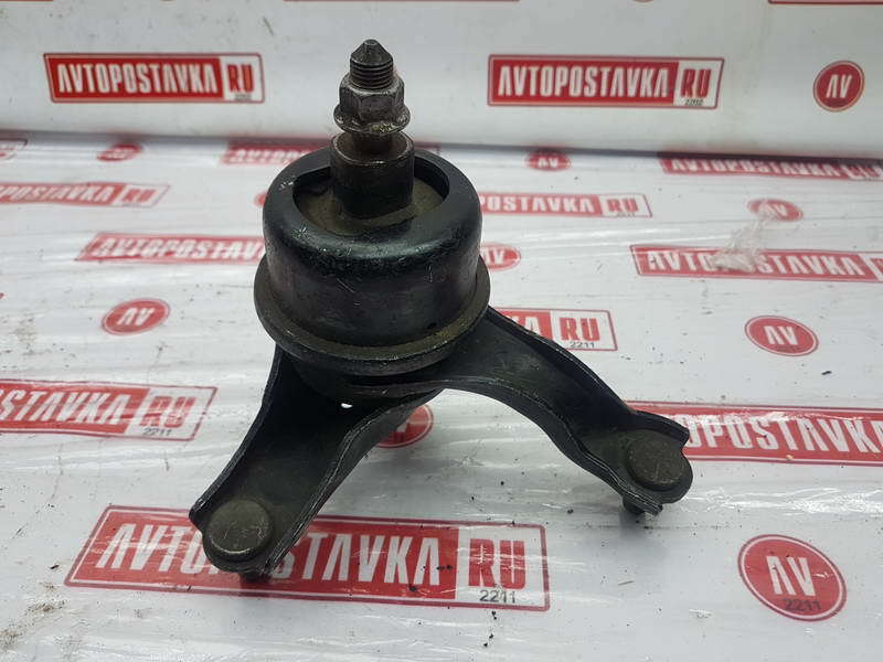 Подушка двигателя правая TOYOTA ESTIMA MCR30W 1MZ-FE 1236220010 контрактная