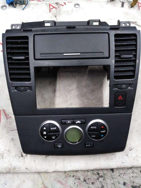 Консоль магнитофона NISSAN TIIDA 2004-2012(2007) JC11 MR18 контрактная