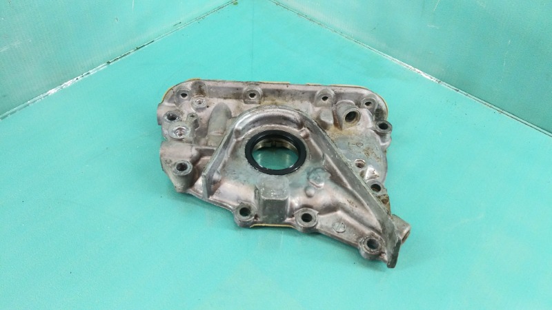 Запчасть масляный насос Mazda 323 FP FS0114100N Б/У Масляный насос Mazda 323 FP FS0114100N Б/У
