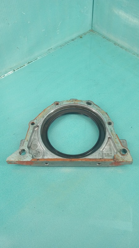 Запчасть крышка коленвала BMW 3-Series M57D30T 11142245265 Б/У Крышка коленвала BMW 3-Series M57D30T 11142245265 Б/У