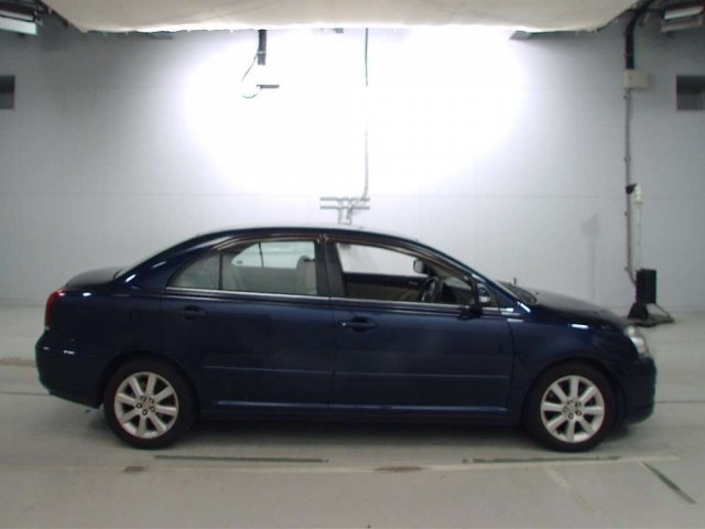 Накладка на порог правая AVENSIS 2007 AZT251 2AZ-FSE