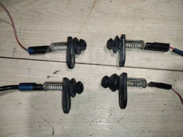 Концевики двери мазда демио. Концевой выключатель mazda bongo. Мазда 6 концевик двери. Концевик двери мазда32006. Концевики дверей мазда бт 50.