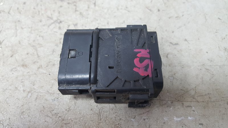 Кнопка корректора фар S320 1995 W140 M104.994 3.2л