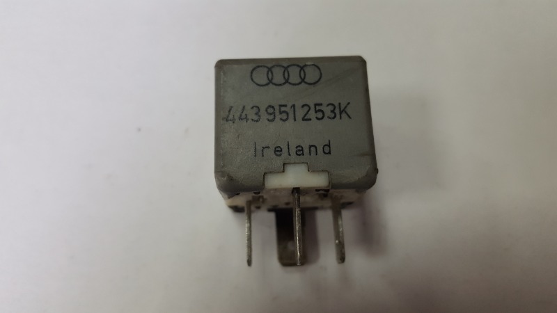 Реле Audi A4 1998 B5 AEB 1.8л 443951253K Б/У