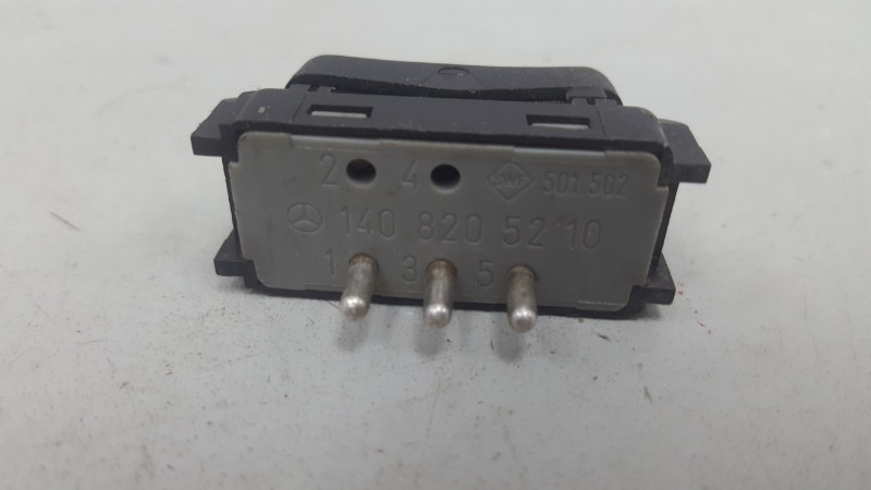 Кнопка подголовника S320 1995 W140 M104.994 3.2л