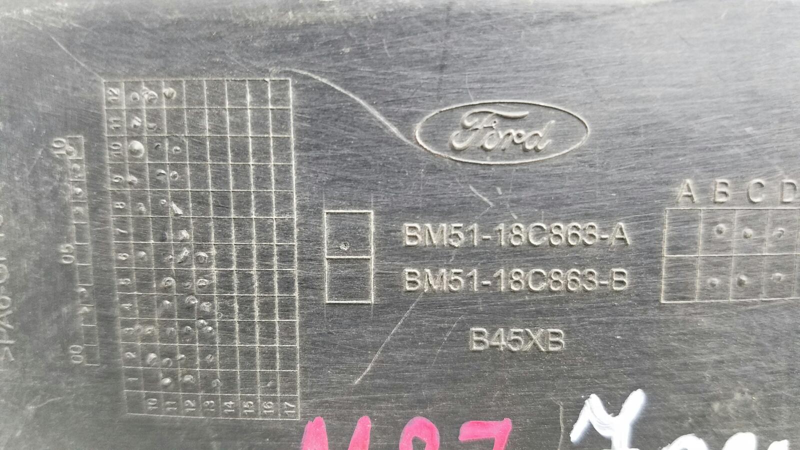Накладка уголок двери заглушка зеркала передняя левая Ford Focus 3 BK PNDA 1.6л