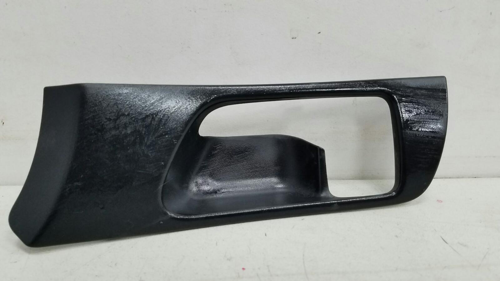 Накладка ручки двери внутренней передняя правая Toyota Avensis 2 2008 T250 1ZZFE 1.8л 6761605020 Б/У