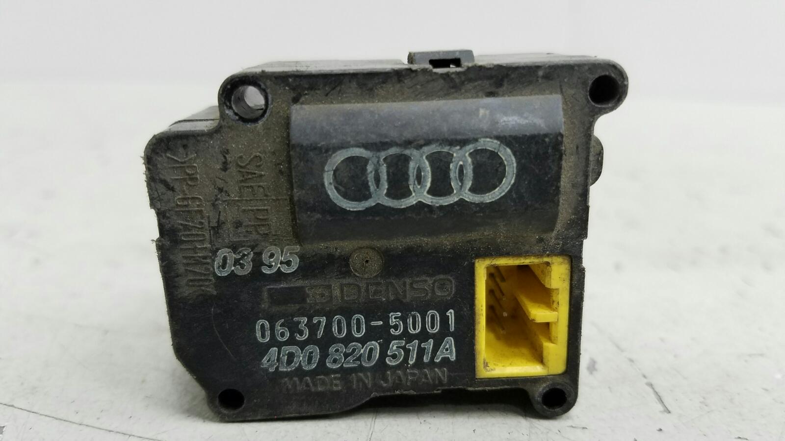 Моторчик заслонки печки Audi A8 1996 D2 ABZ 4.2л 0637005001 Б/У