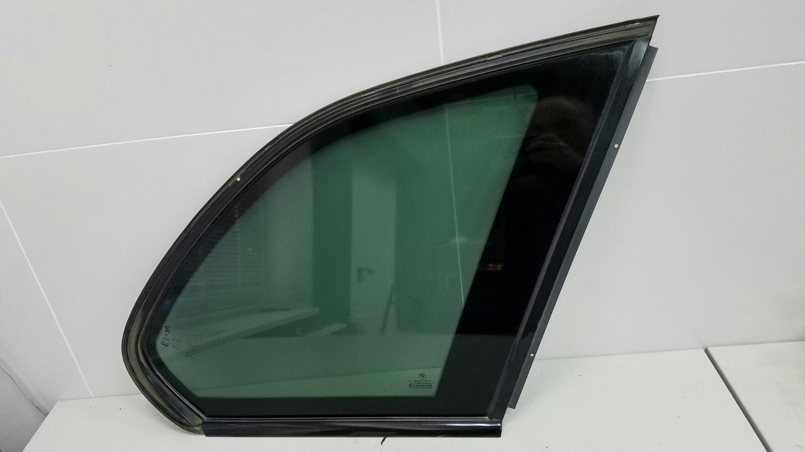 Стекло кузовное глухое заднее правое BMW X5 1999 E53 M62B44TU 4.4л 43R001090 Б/У