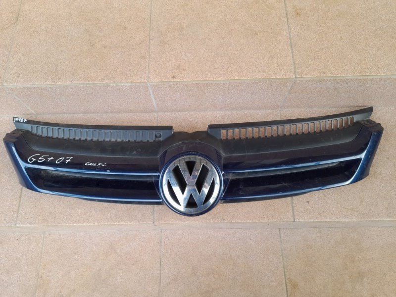 Решетка радиатора передняя VW GOLF PLUS 5M0853651A Б/У