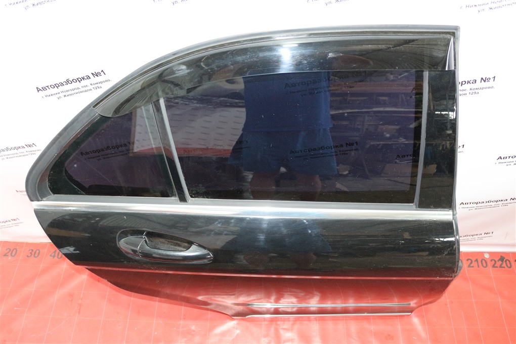 Дверь задняя правая C-class 2009 w204 271.950 m271