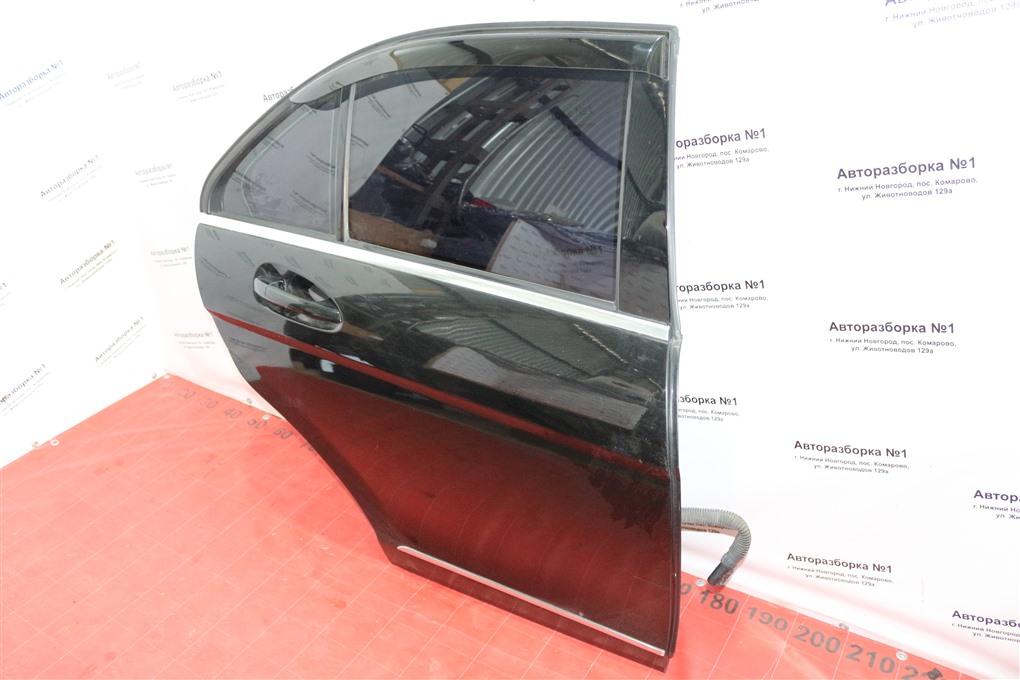 Дверь задняя правая C-class 2009 w204 271.950 m271