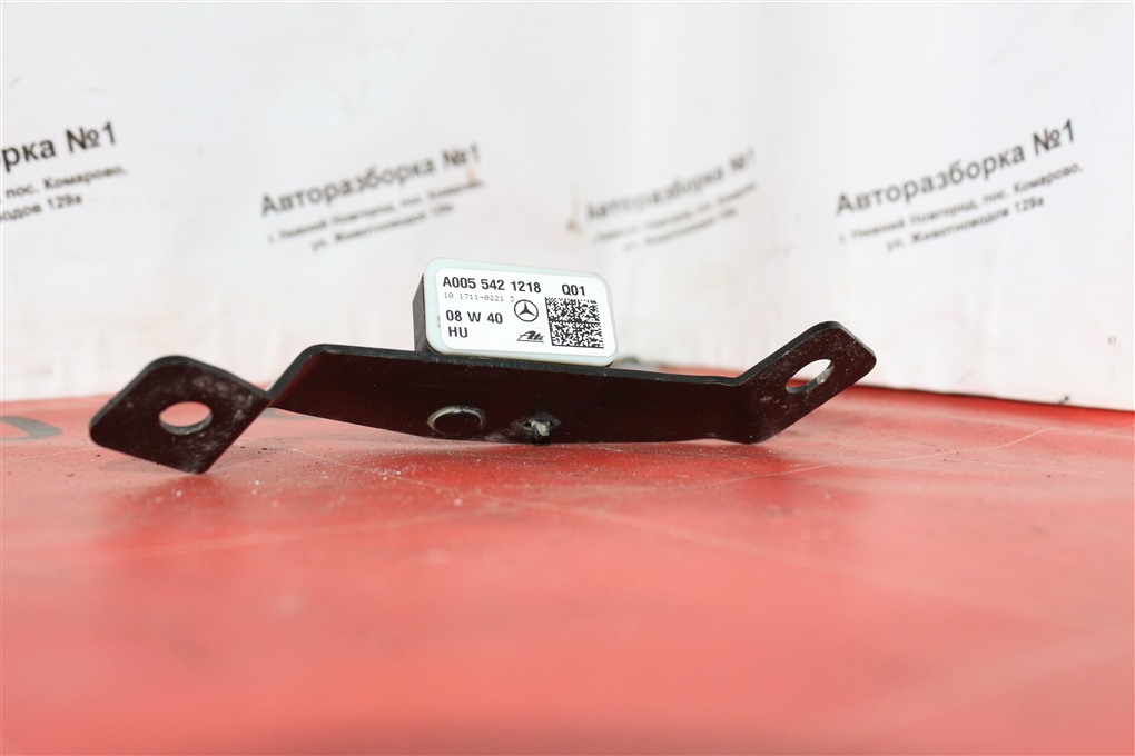 Датчик ускорения левый C-class 2009 w204 271.950 m271