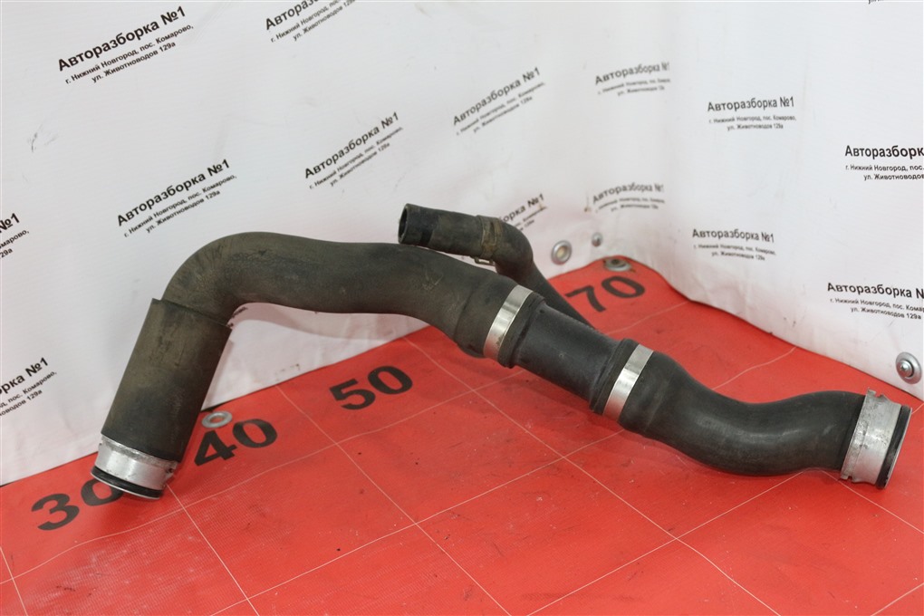Патрубок системы охлаждения C-class 2009 w204 271.950 m271