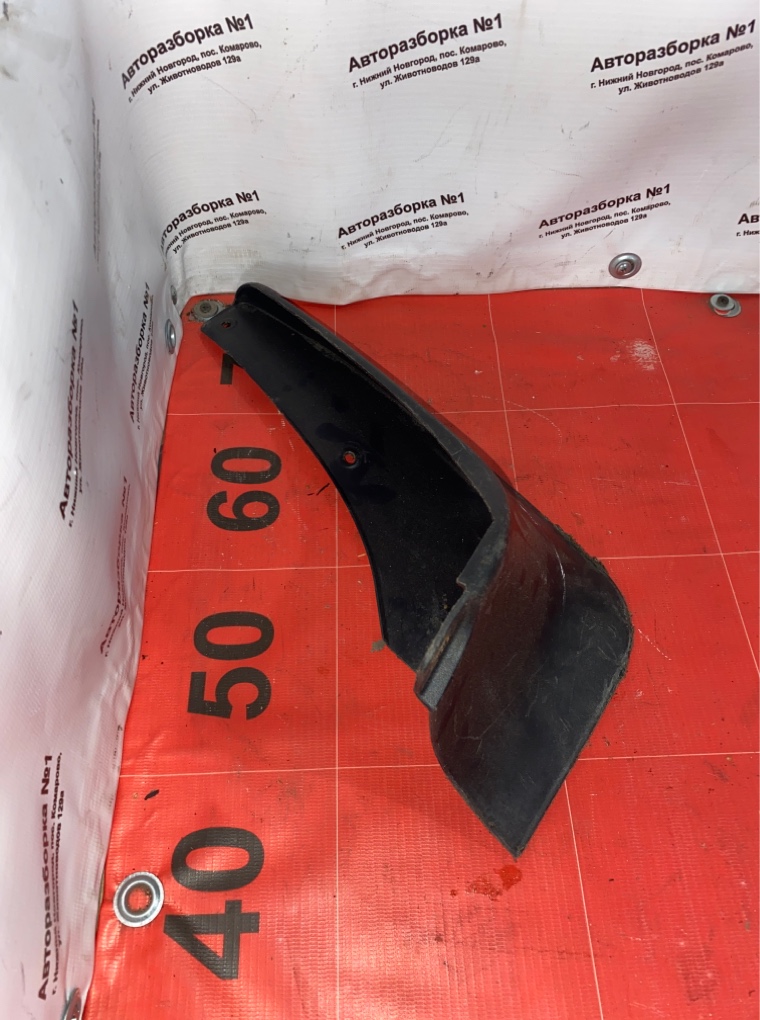 Брызговик задний правый Toyota Auris ZRE151 1ZRFE