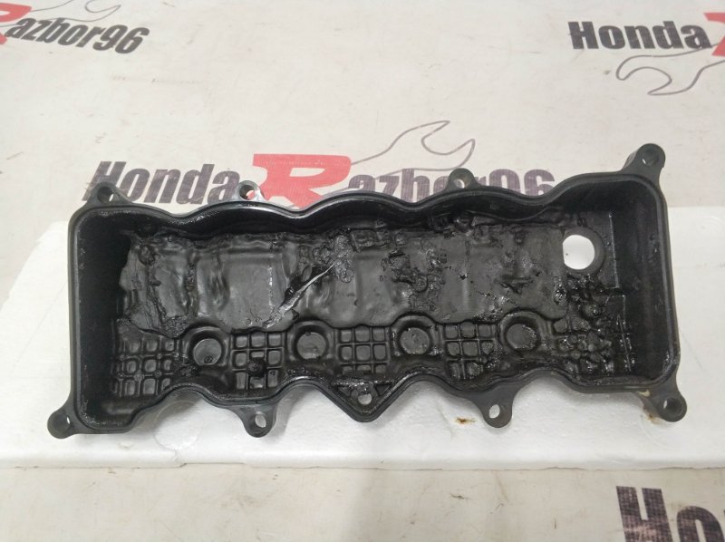 Крышка головки блока цилиндров Honda Civic 4D R18