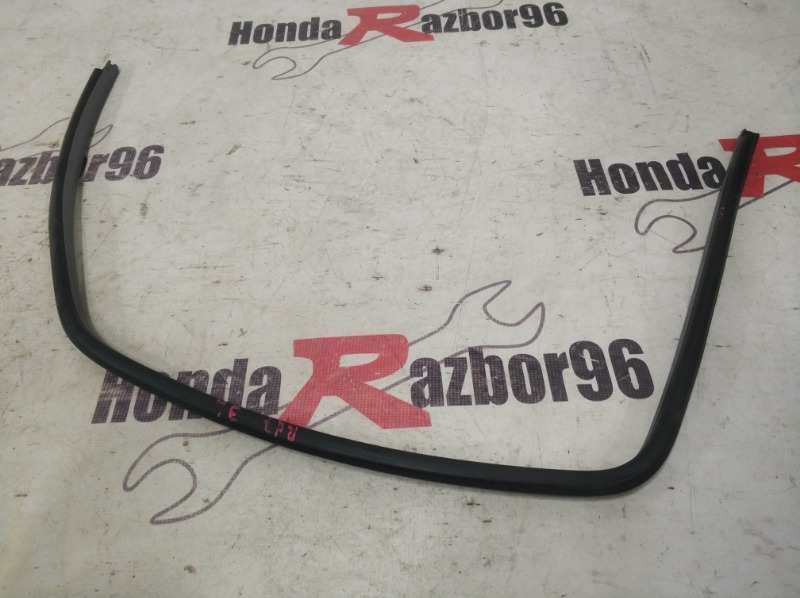 Уплотнитель дверного проема задний Honda CR-V 2006 2 RD7 K24A 72815-S9A-003ZC контрактная