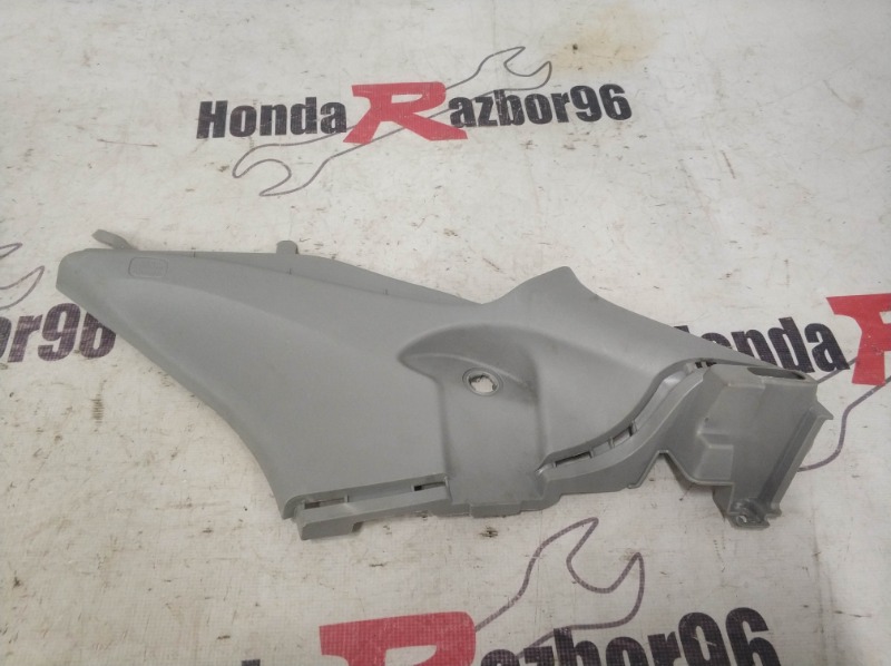 Накладка стойки задняя правая Honda Civic 2008 5D 8 FK r18a2 84131SMGE02ZB контрактная