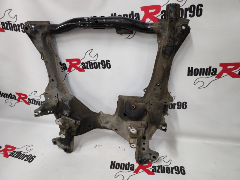 Подрамник передний Honda CR-V 3 RE5 R20A2