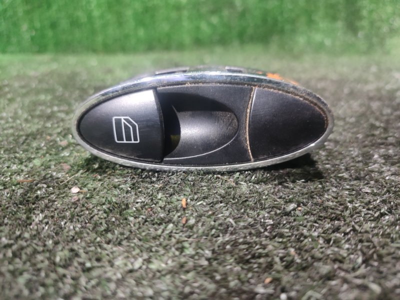 Кнопка стеклоподъемника задняя правая Mercedes E-Class W211 А2118219958 контрактная