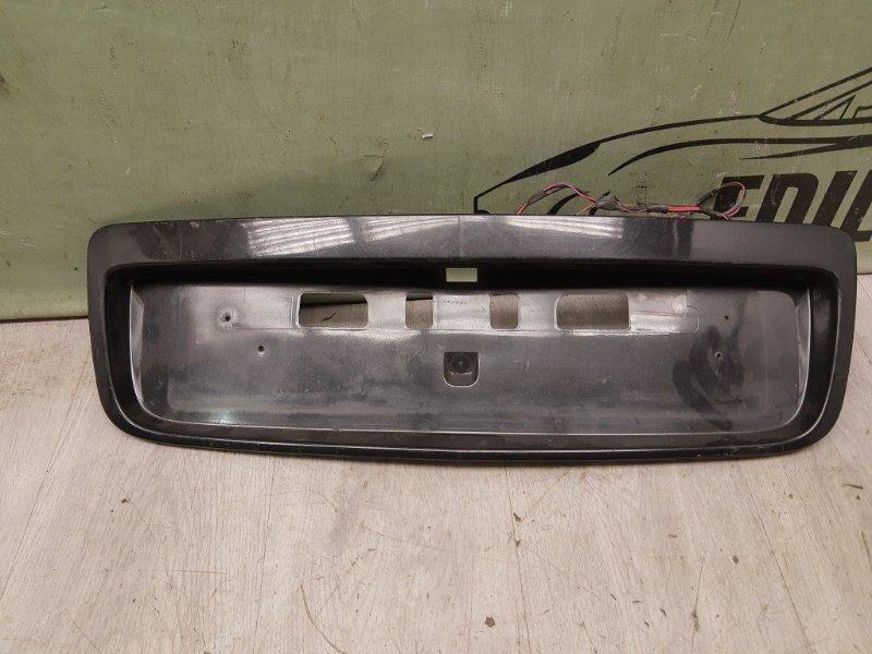 Накладка крышки багажника nissan primera p12 2002-2007 84810au300 Б/У