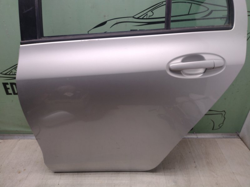 Дверь задняя левая yaris 2005-2011 xp90