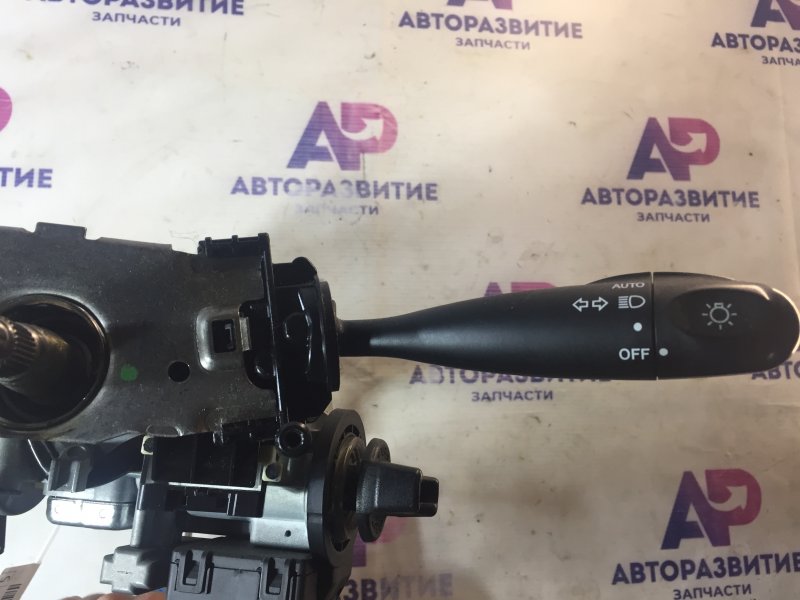 Переключатель света правый SUZUKI SX4 YB41S J20A 37210-58J00 контрактная