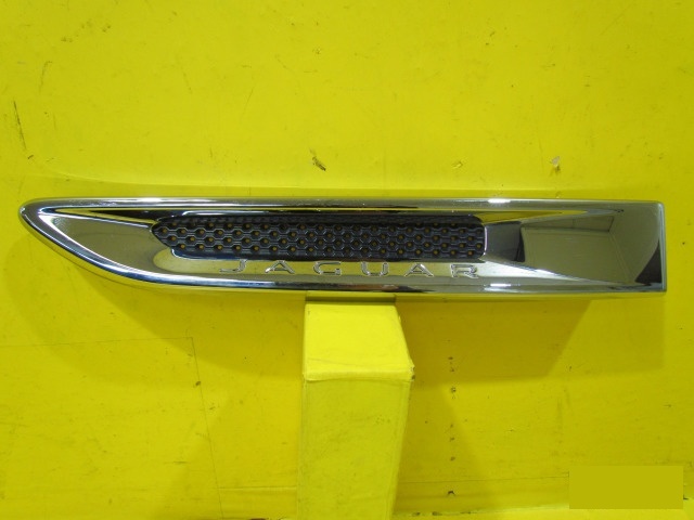Накладка крыла левая Jaguar XK 2012- Б/У