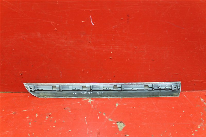 Накладка двери задняя левая Passat 2011-2017 B7