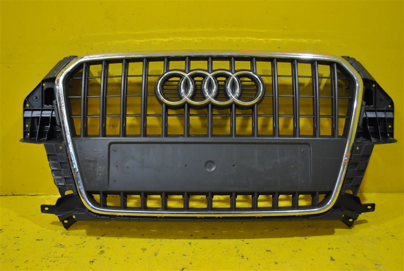 Решетка радиатора передняя Audi Q3 2011-2014 8U Б/У