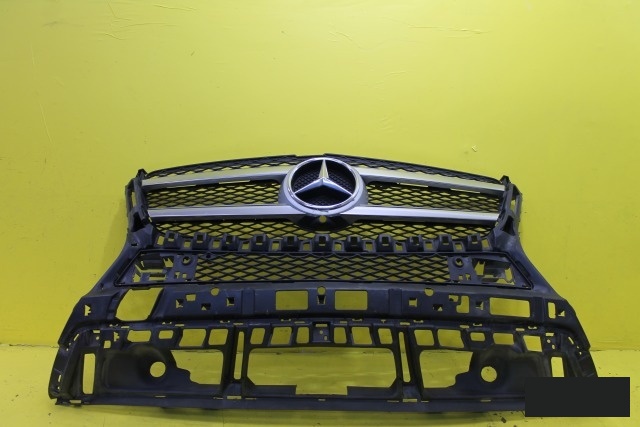 Решетка радиатора Mercedes GL 2012-2015 X166 A1668802603 новая