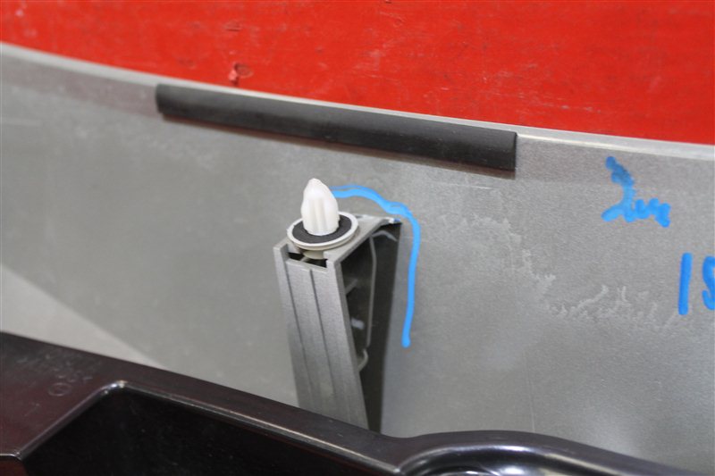 Накладка крышки багажника задняя Rav4 2015-2018 CA40