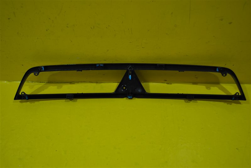 Накладка решетки радиатора передняя Mitsubishi Lancer 10