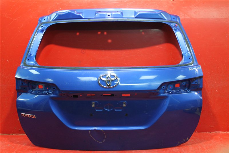 Крышка багажника задняя Toyota Fortuner 2015-2018 2 AN160 Б/У