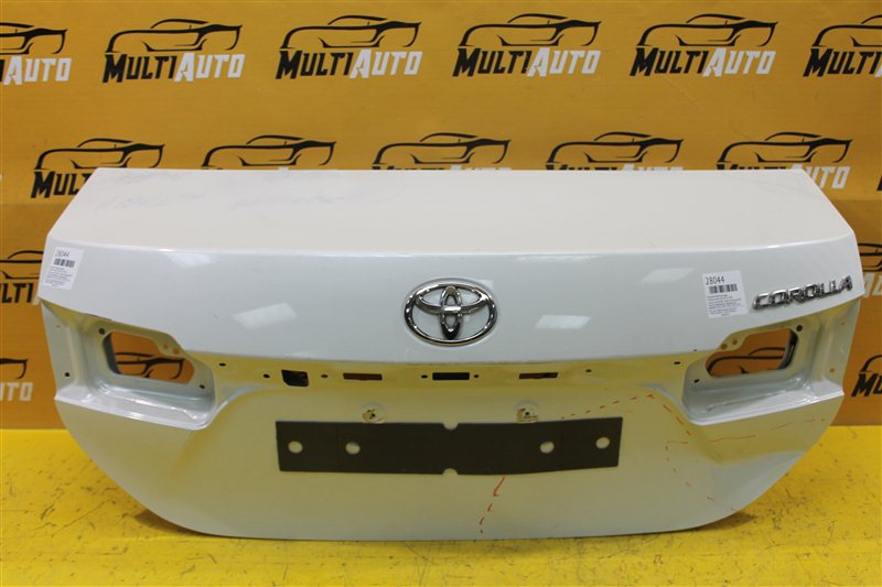 Крышка багажника задняя Toyota Corolla 2013-2018 180 Б/У