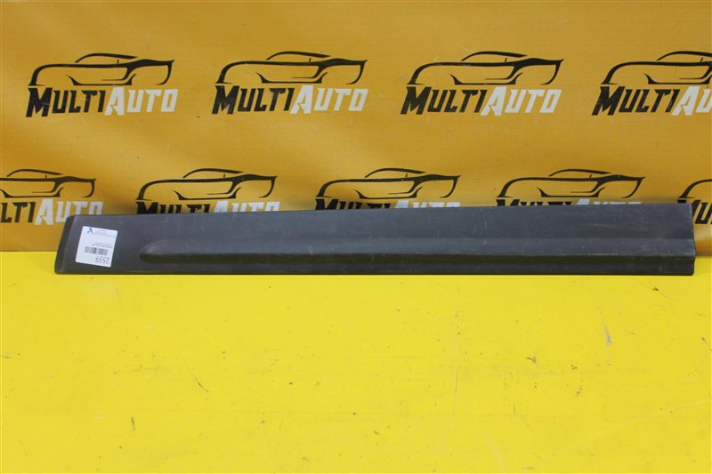 Накладка двери передняя правая Kia Sorento 2009-2012 2 Б/У