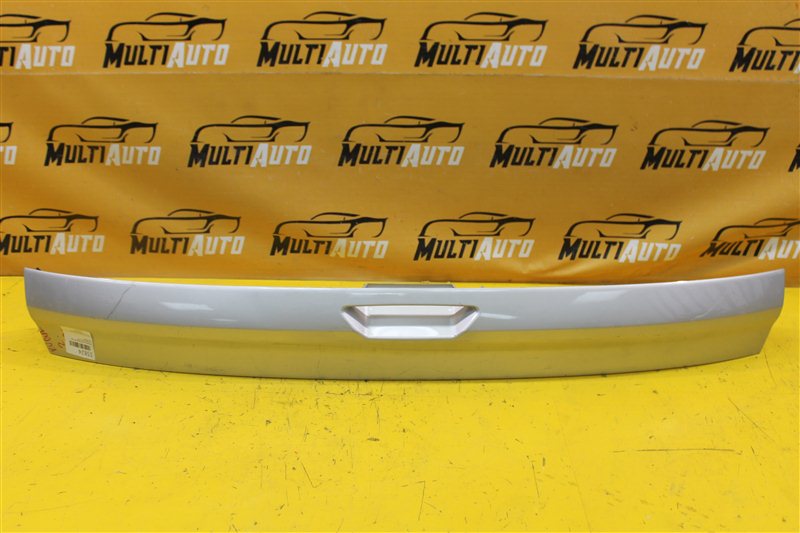 Накладка крышки багажника задняя Ford Kuga 2013-2016 2 cj54s423a40 новая