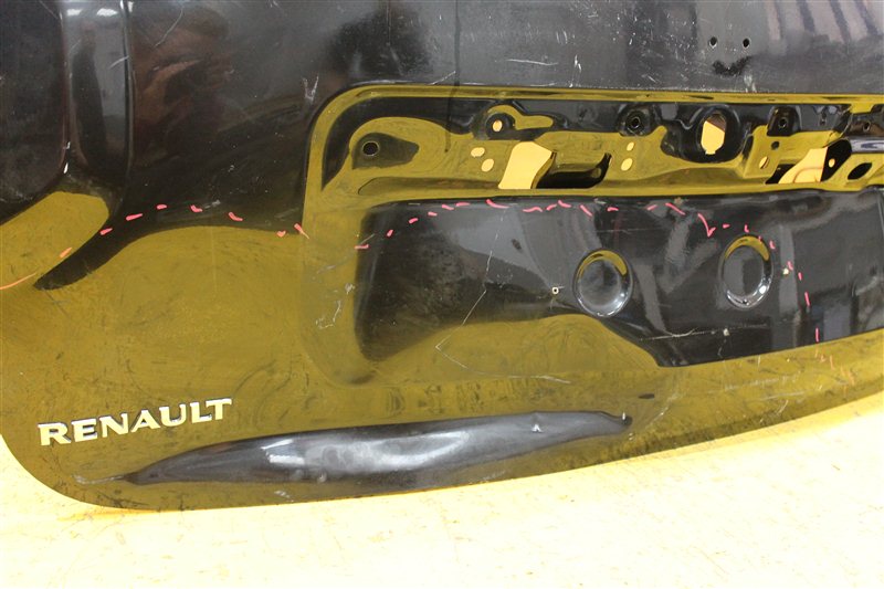 Крышка багажника задняя Duster 2010- 1