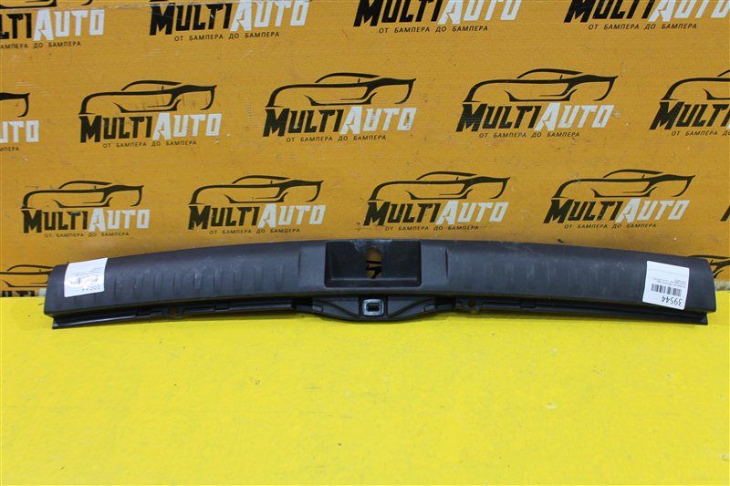 Накладка замка багажника задняя Toyota Highlander 2010-2013 2 XU40 5838748050 Б/У
