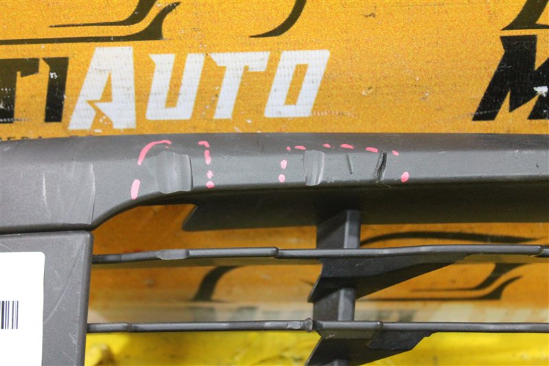 Решетка в бампер передняя правая X1 2015-2019 F48