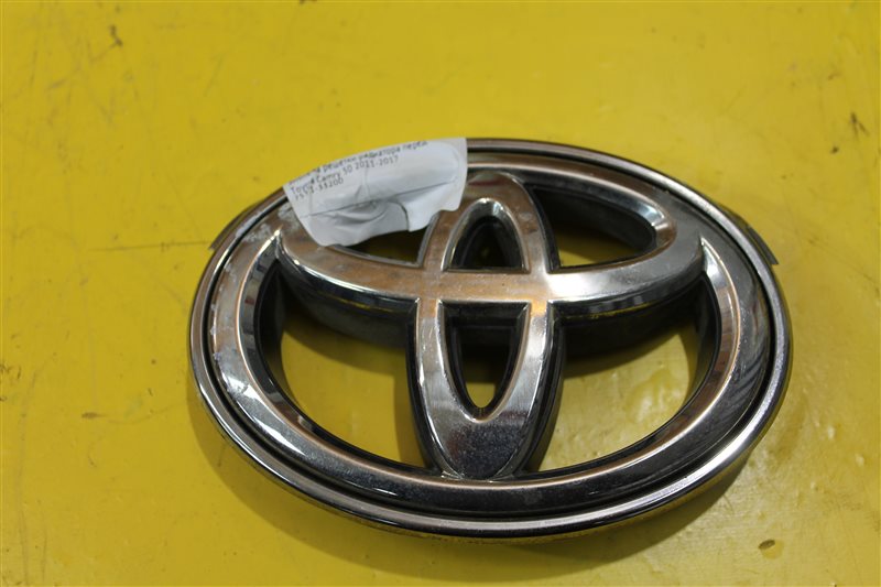 Эмблема решетки радиатора передняя Toyota Camry 2014-2017 55 75311-33200 Б/У