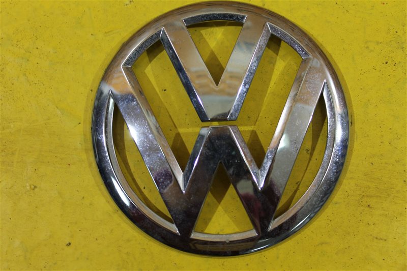 Эмблема крышки багажника Volkswagen Tiguan 2011-2016 1 5n0853630 Б/У