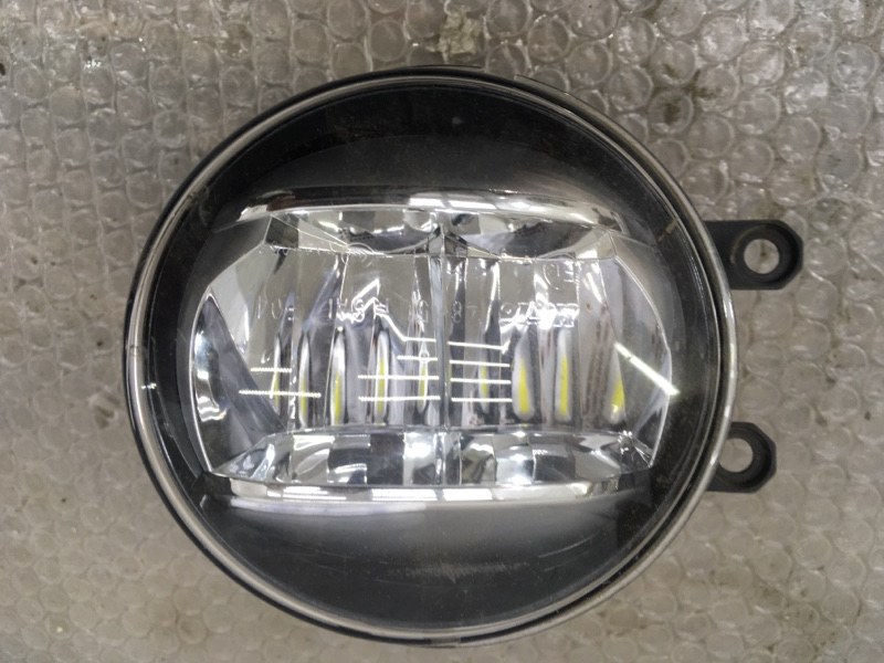 Фара противотуманная LED передняя правая TOYOTA Camry 2011-2018 50 E1313794R Б/У