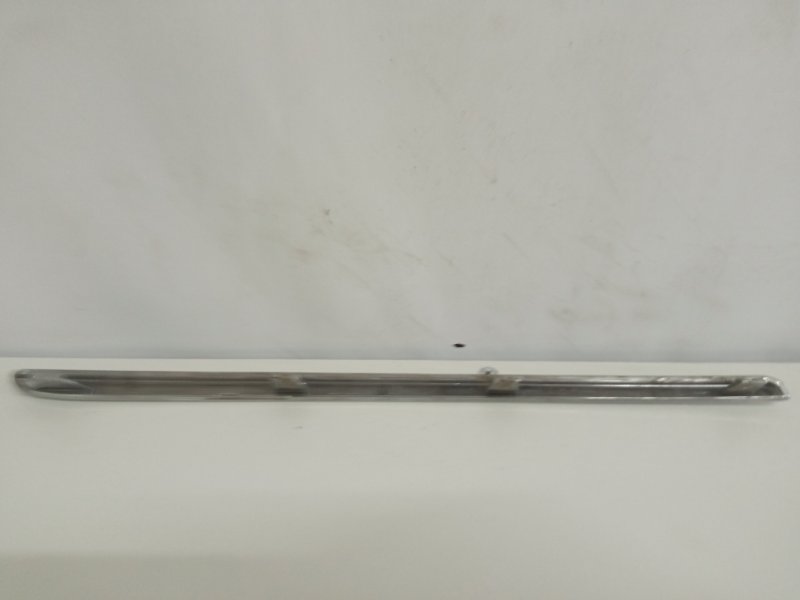 Накладка решетки радиатора левая E AMG 2009-2016 W212